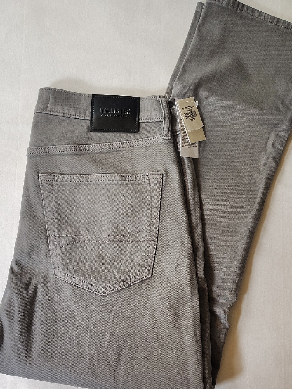 Hollister Light Grey Denim Jeans NWT Slim Straight Size 32/30